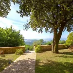 Appartement In With Pool Sensano