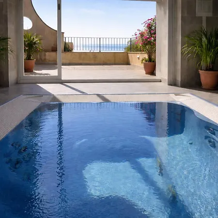 In With Pool Apartmán *